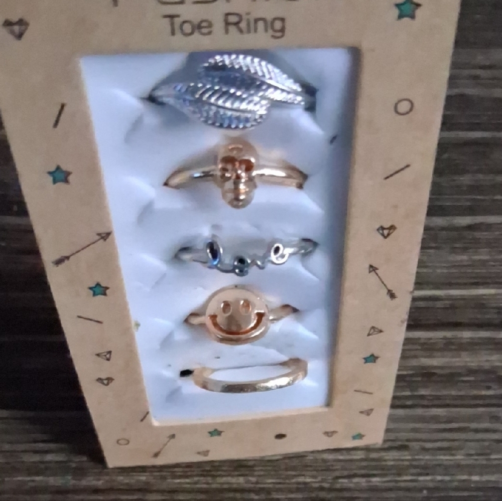🛍 Set of Fashion Toe Rings in Silver and Gold